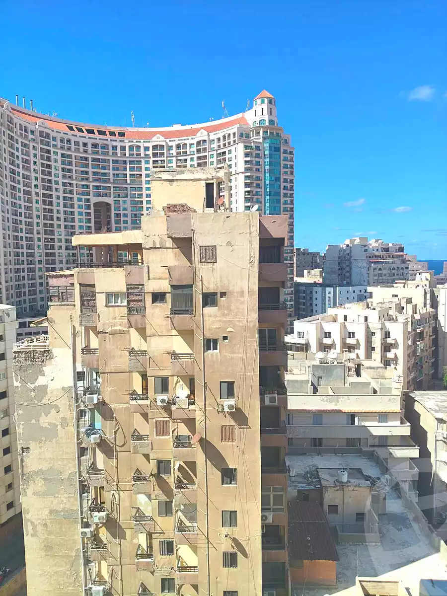 https://aqarmap.com.eg/ar/listing/7339270-for-sale-alexandria-ganaklis
