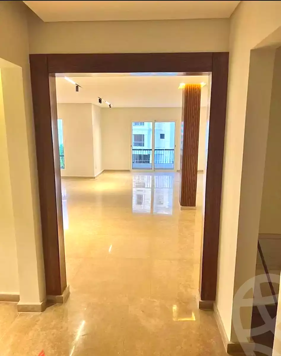 https://aqarmap.com.eg/en/listing/7340731-for-sale-cairo-new-cairo-compounds-mountain-view-hyde-park