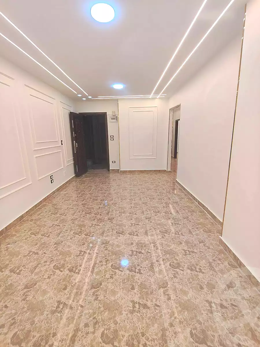 https://aqarmap.com.eg/ar/listing/7341847-for-sale-alexandria-sydy-bshr-sydy-bshr-bhry-shr-khld-bn-lwlyd