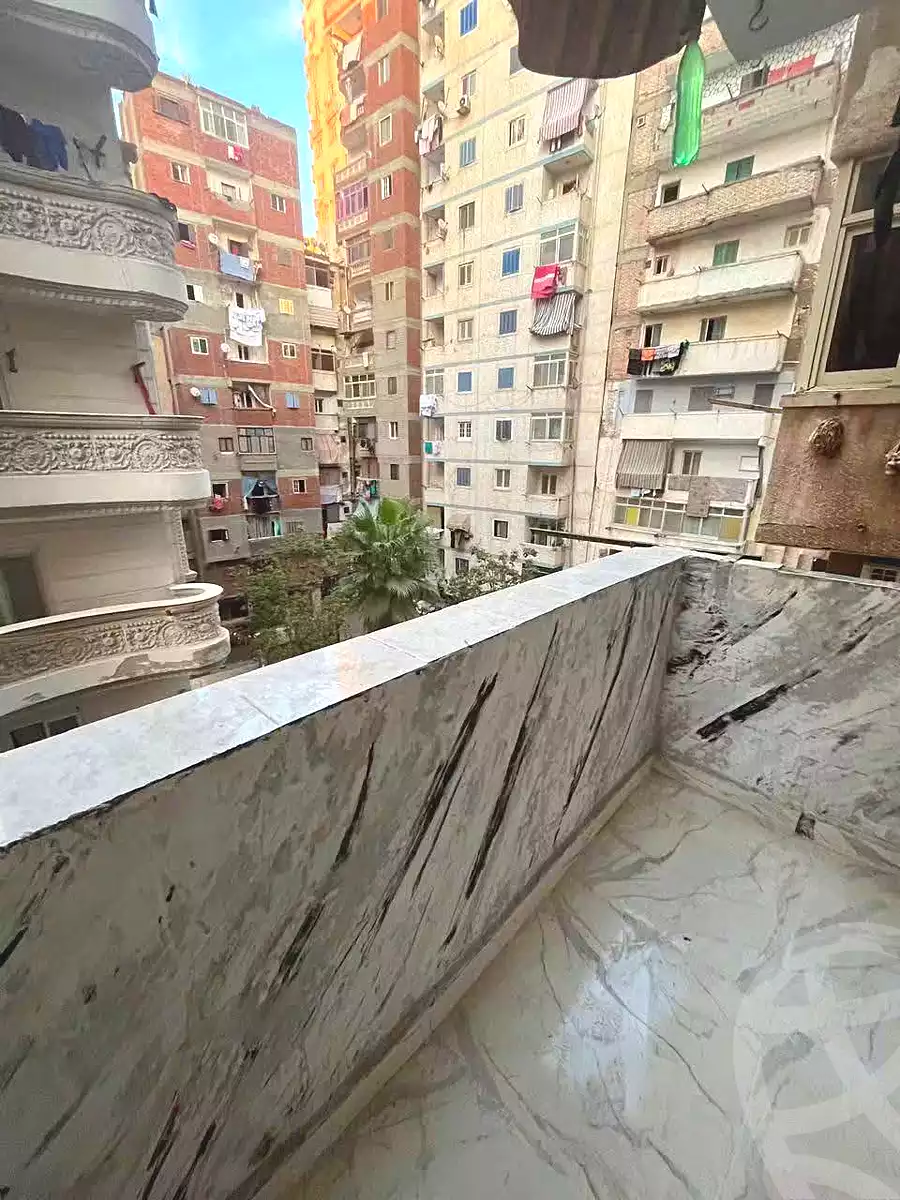 https://aqarmap.com.eg/en/listing/7341872-for-sale-alexandria-bahray-el-anfoshy-sidi-kazman-st
