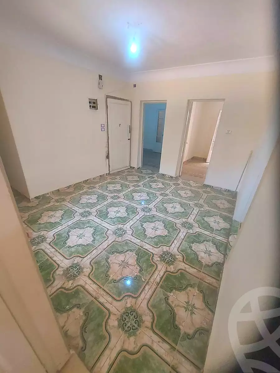 https://aqarmap.com.eg/ar/listing/7341952-for-sale-cairo-helwan-ahmed-enci-st
