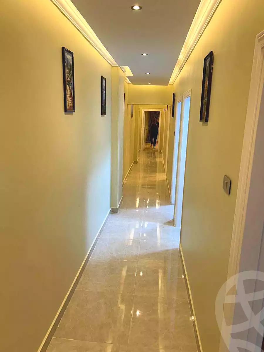 https://aqarmap.com.eg/ar/listing/7342121-for-sale-cairo-helwan-helwan-el-sharkeya-mostafa-safwat-st