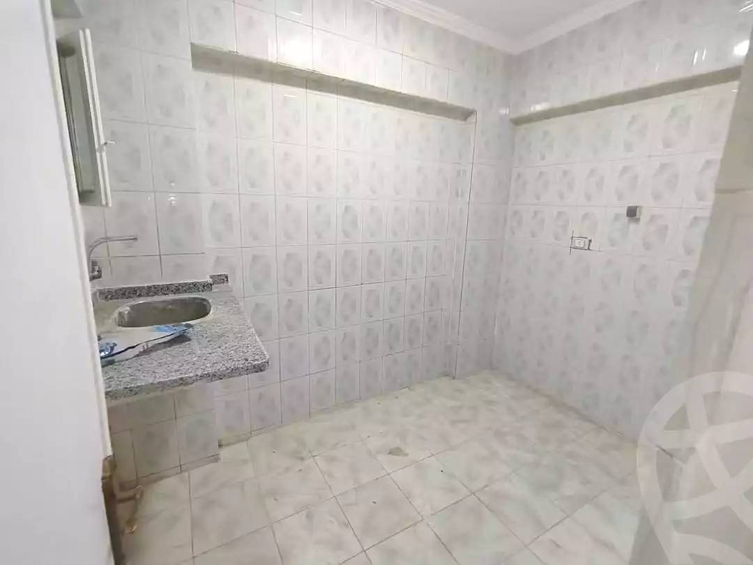 https://aqarmap.com.eg/en/listing/7342228-for-sale-alexandria-al-agamy-el-hanouvel-gabir-hafez-st