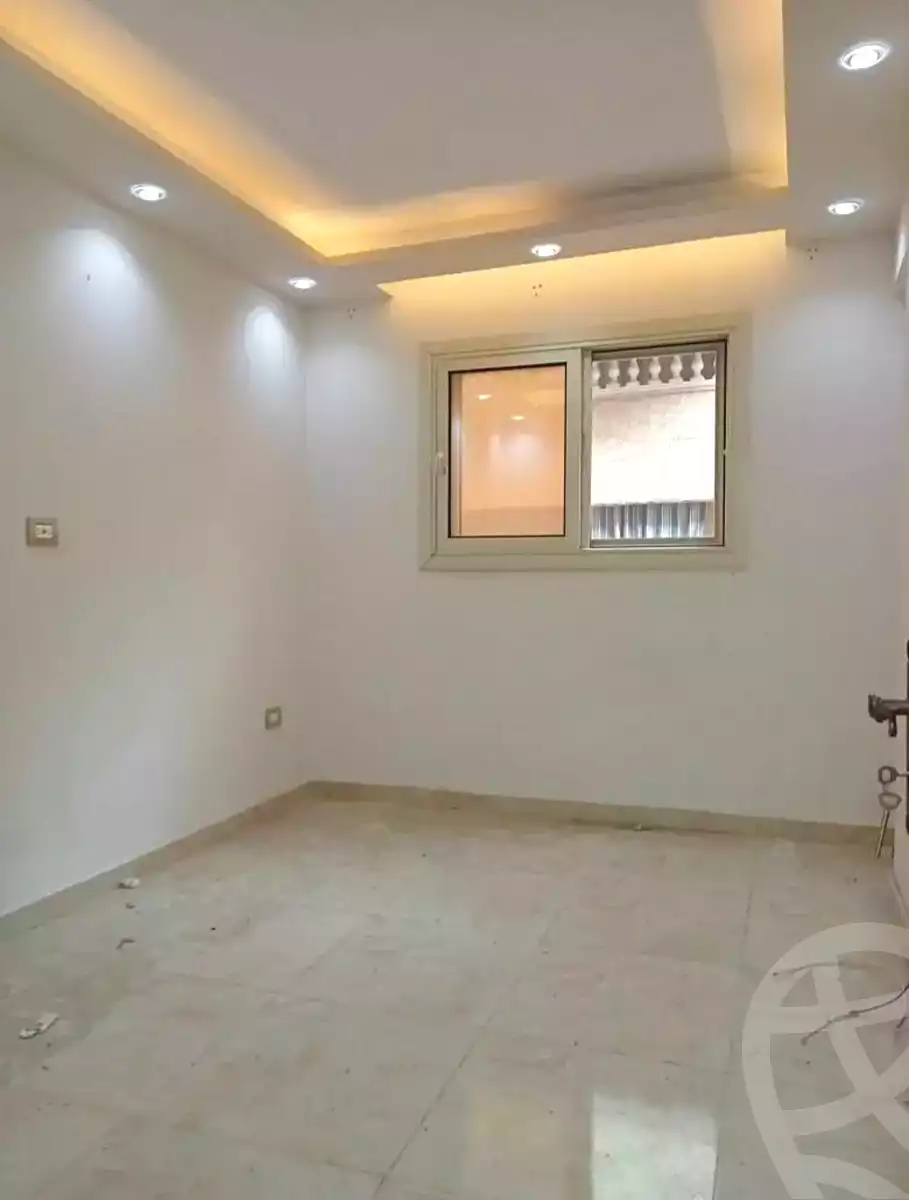 https://aqarmap.com.eg/ar/listing/7342864-for-sale-alexandria-el-asafra-shr-45