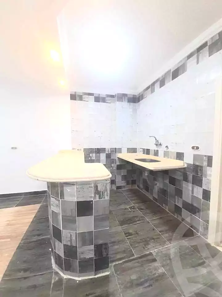 https://aqarmap.com.eg/ar/listing/7343164-for-sale-alexandria-al-agamy-lbytsh-shahr-al-assal-st