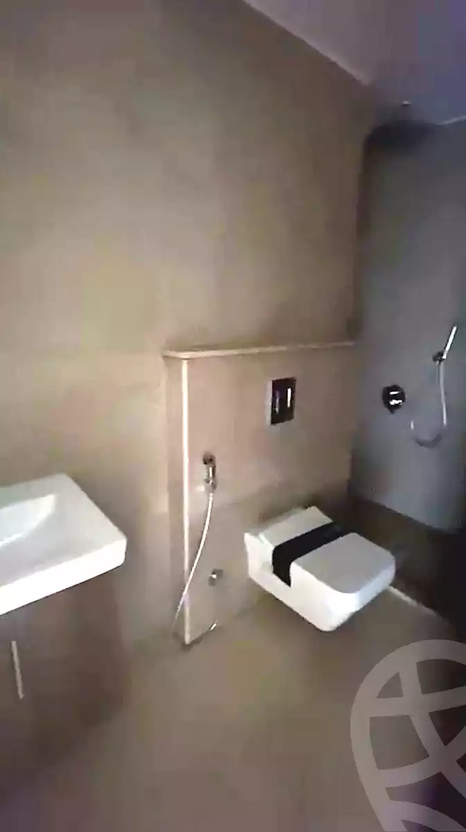 https://aqarmap.com.eg/ar/listing/7343891-for-sale-cairo-el-sheikh-zayed-city-compounds-zyd-wr-llttwyr-z-tower