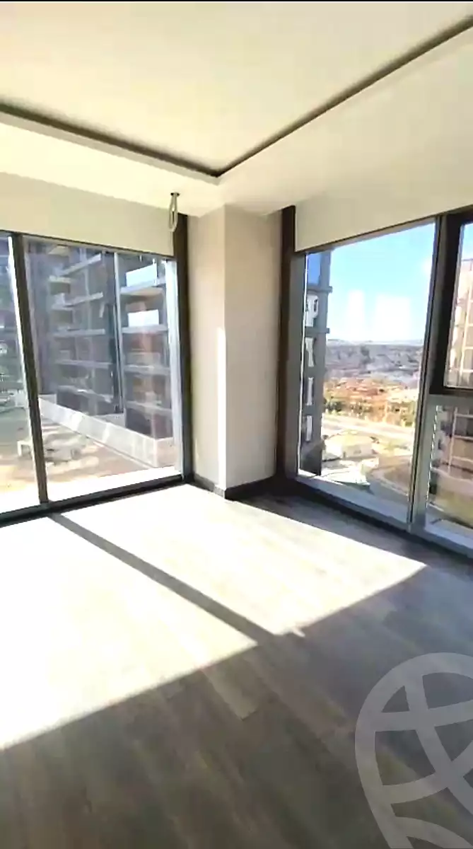 https://aqarmap.com.eg/ar/listing/7343891-for-sale-cairo-el-sheikh-zayed-city-compounds-zyd-wr-llttwyr-z-tower