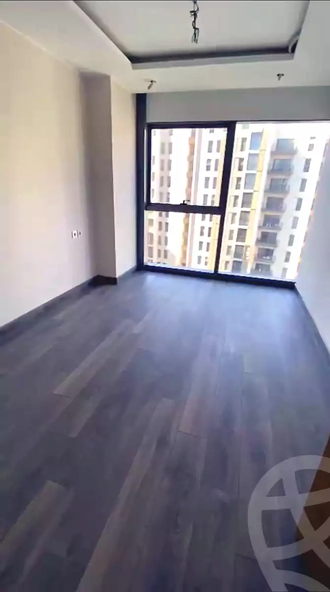 https://aqarmap.com.eg/ar/listing/7343891-for-sale-cairo-el-sheikh-zayed-city-compounds-zyd-wr-llttwyr-z-tower