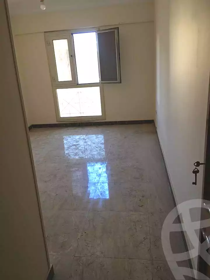 https://aqarmap.com.eg/ar/listing/7346632-for-sale-alexandria-moharram-bey