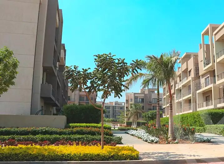 https://aqarmap.com.eg/en/listing/7348585-for-sale-cairo-new-cairo-compounds-fifth-square
