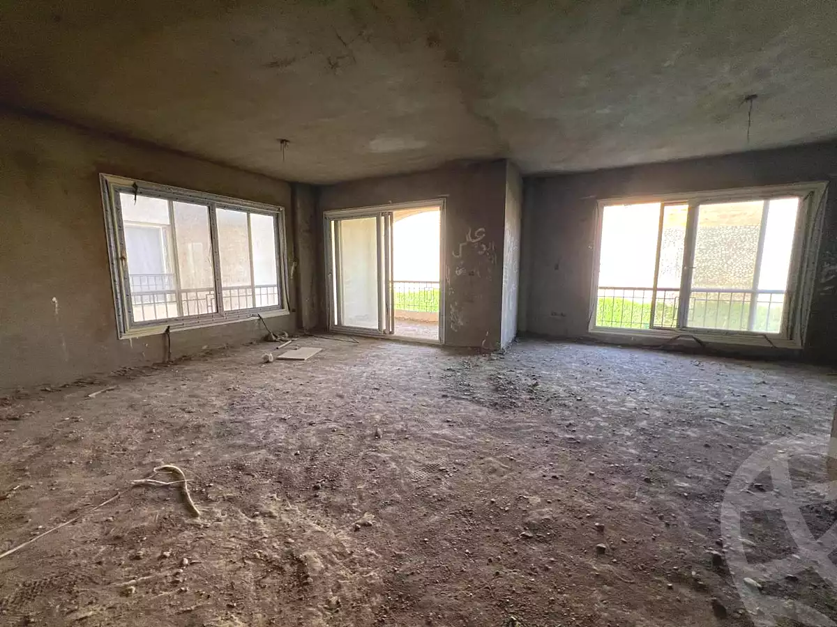 https://aqarmap.com.eg/ar/listing/7349183-for-sale-cairo-new-cairo-compounds-stwn-ryzydns-by-ar-y-llttwyr