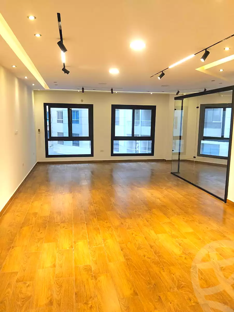 https://aqarmap.com.eg/ar/listing/7349423-for-rent-cairo-el-maadi-compounds-rayhanah-plaza