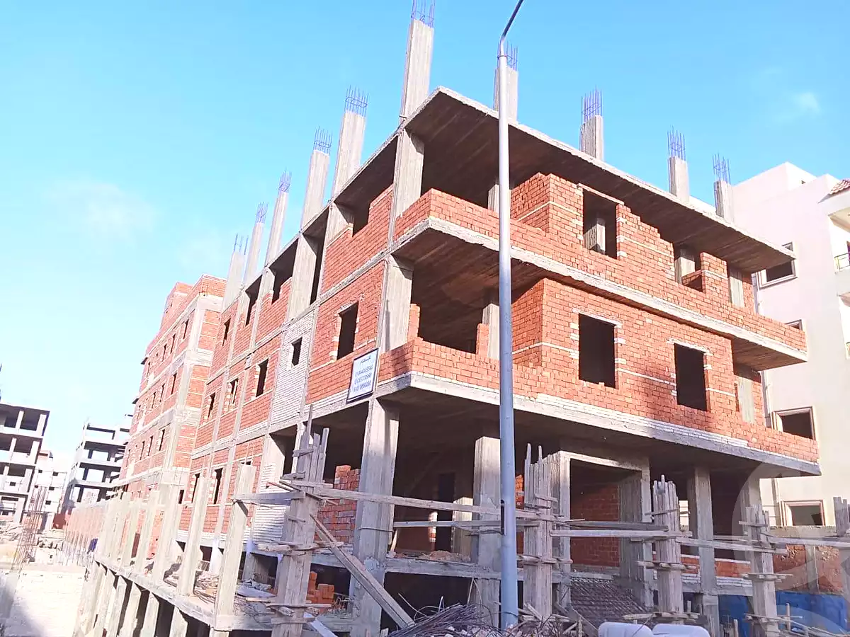 https://aqarmap.com.eg/ar/listing/7351413-for-sale-cairo-new-cairo-bait-el-watan-south-suez-road-el-hay-el-takmely