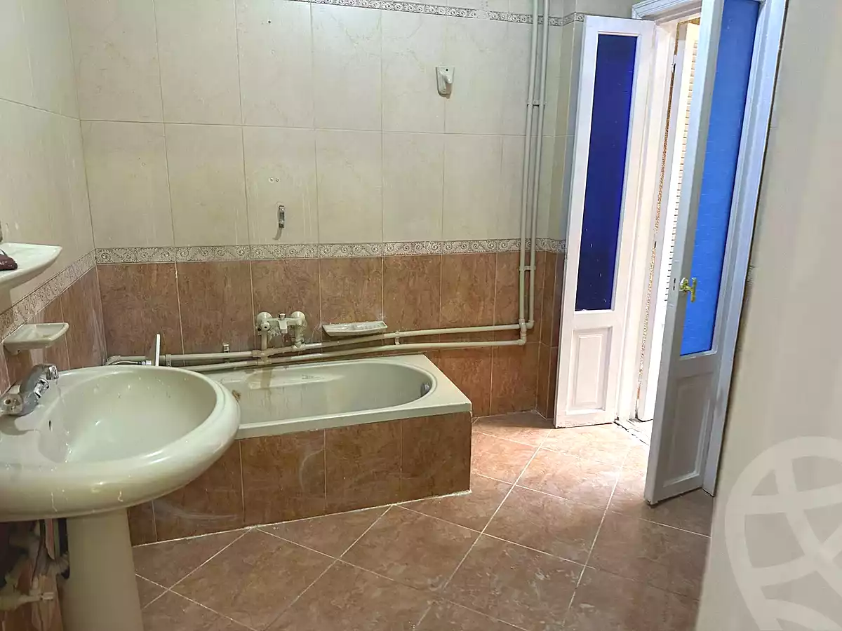 https://aqarmap.com.eg/ar/listing/7352364-for-sale-cairo-6th-of-october-el-ahyaa-neighborhood-5th-street-45