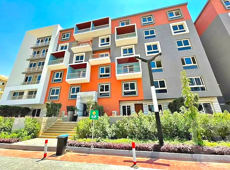 https://aqarmap.com.eg/en/listing/7352413-for-sale-cairo-new-cairo-compounds-mwrd-fq-llttwyr