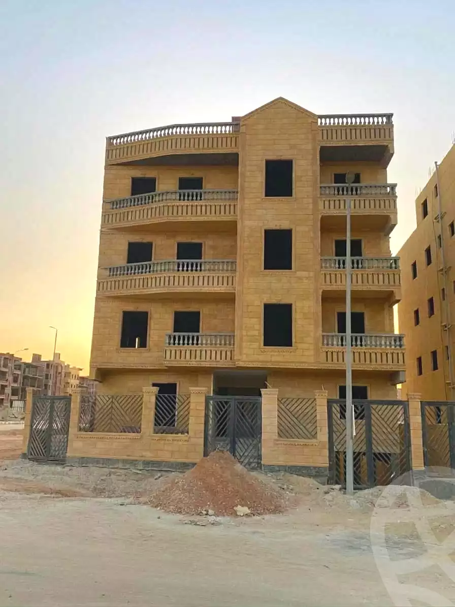 https://aqarmap.com.eg/ar/listing/7352902-for-sale-cairo-6th-of-october-hadaeq-october-golden-square
