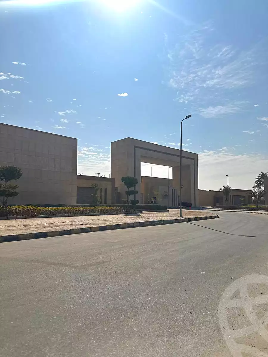https://aqarmap.com.eg/ar/listing/7352902-for-sale-cairo-6th-of-october-hadaeq-october-golden-square