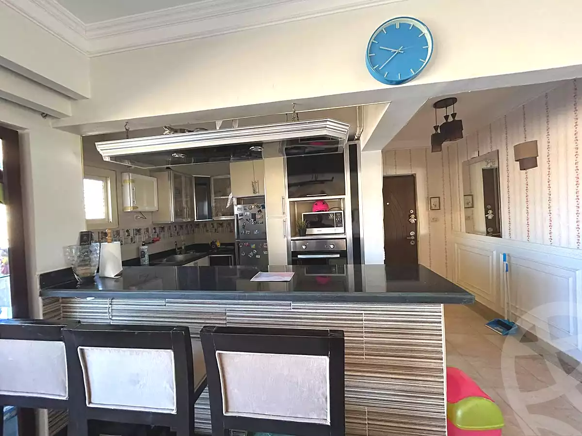 https://aqarmap.com.eg/ar/listing/7353236-for-sale-cairo-6th-of-october-el-hay-el-motamyz-el-motamayez-neighborhood-abd-el-haleem-mahmoud-st