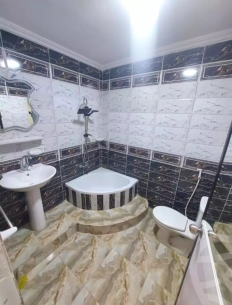 https://aqarmap.com.eg/ar/listing/7353423-for-sale-alexandria-sydy-bshr-sydy-bshr-bhry-el-shaikh-hussein-soliman-18-st