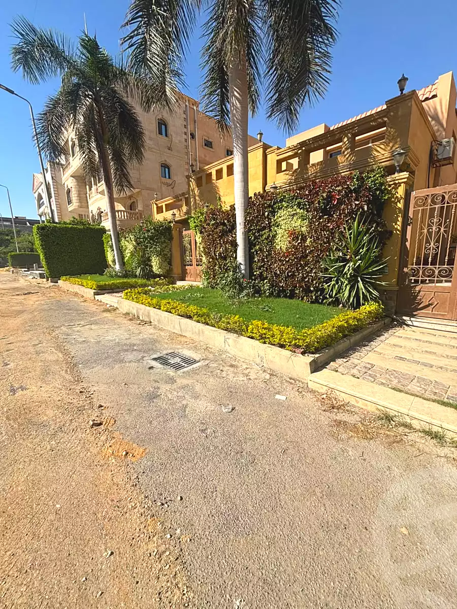 https://aqarmap.com.eg/ar/listing/7354047-for-sale-cairo-new-cairo-el-narges-el-narges-2-pilot-halawany-st