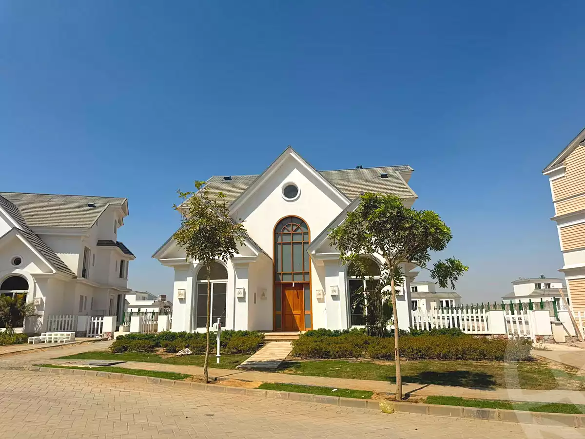 https://aqarmap.com.eg/en/listing/7355080-for-sale-cairo-new-cairo-compounds-mountain-view-1
