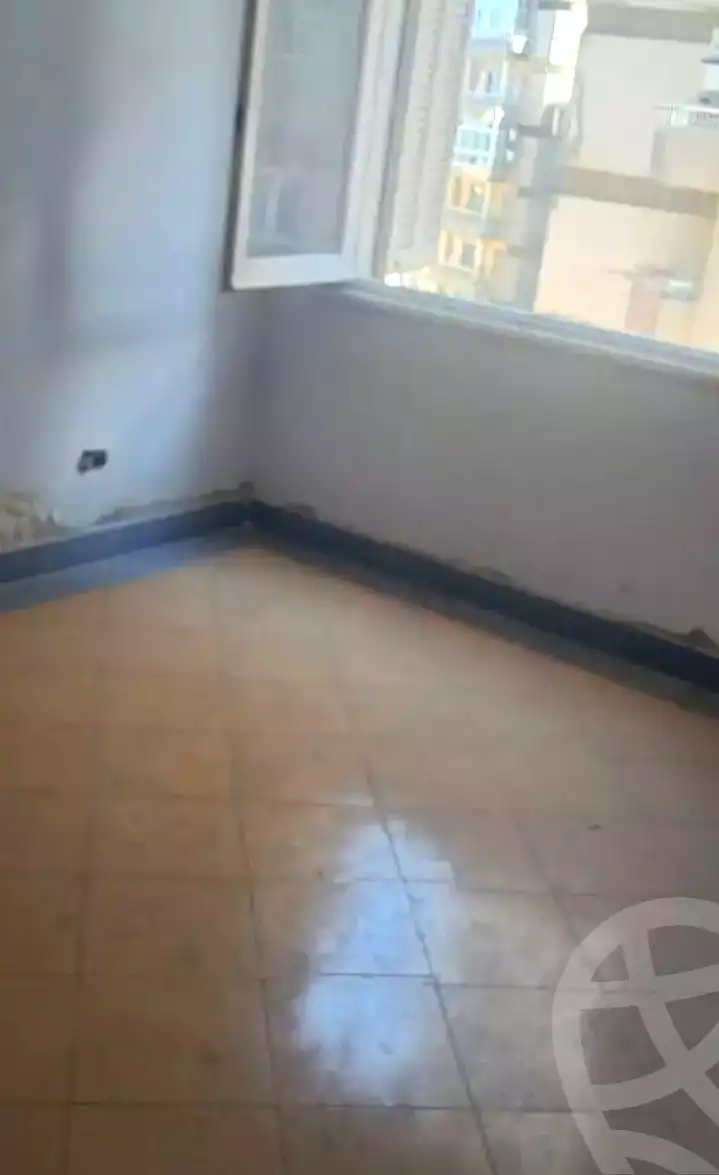 https://aqarmap.com.eg/en/listing/7356043-for-sale-alexandria-lauran