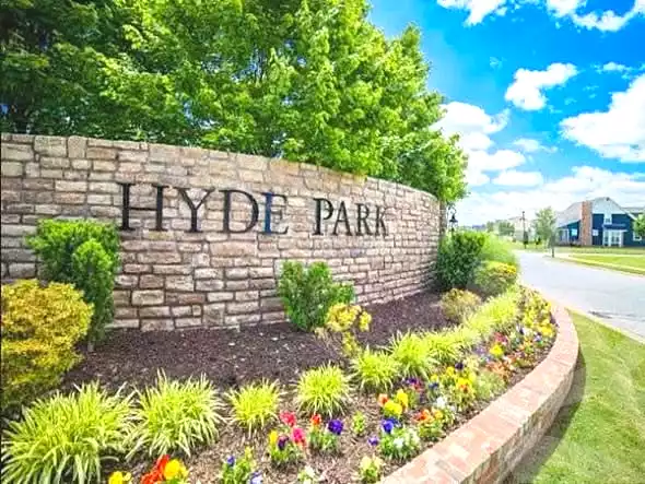 https://aqarmap.com.eg/en/listing/7357252-for-sale-cairo-new-cairo-compounds-hyde-park-parkway-hyde-park-compound