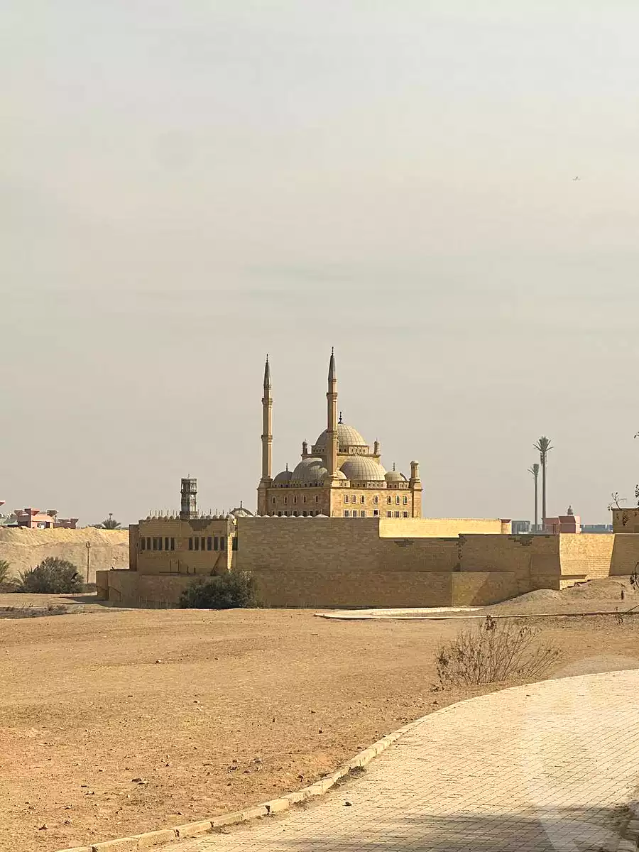 https://aqarmap.com.eg/en/listing/7358469-for-sale-cairo-6th-of-october-hadaeq-october-golden-square
