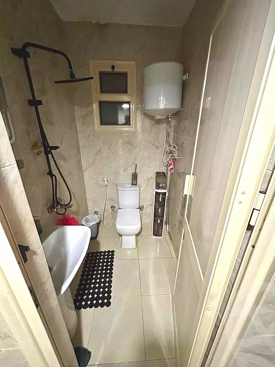 https://aqarmap.com.eg/ar/listing/7359818-for-sale-cairo-ain-shams-ain-shams-el-sharkia-el-eshrein-stt