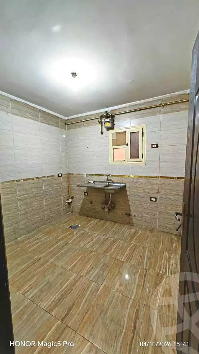 https://aqarmap.com.eg/ar/listing/7360409-for-rent-cairo-helwan-ahmed-enci-st