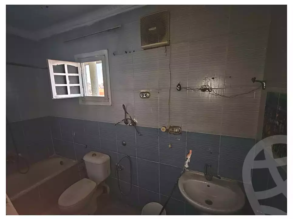 https://aqarmap.com.eg/ar/listing/7361099-for-sale-alexandria-sydy-bshr-sydy-bshr-bhry-gamal-abd-el-nasir-st