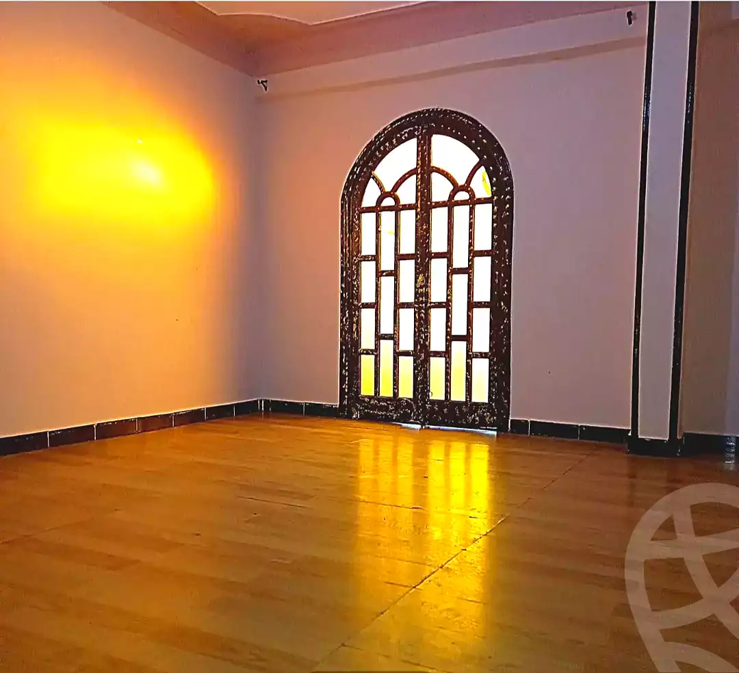 https://aqarmap.com.eg/ar/listing/7361479-for-sale-alexandria-al-agamy-bw-ywsf