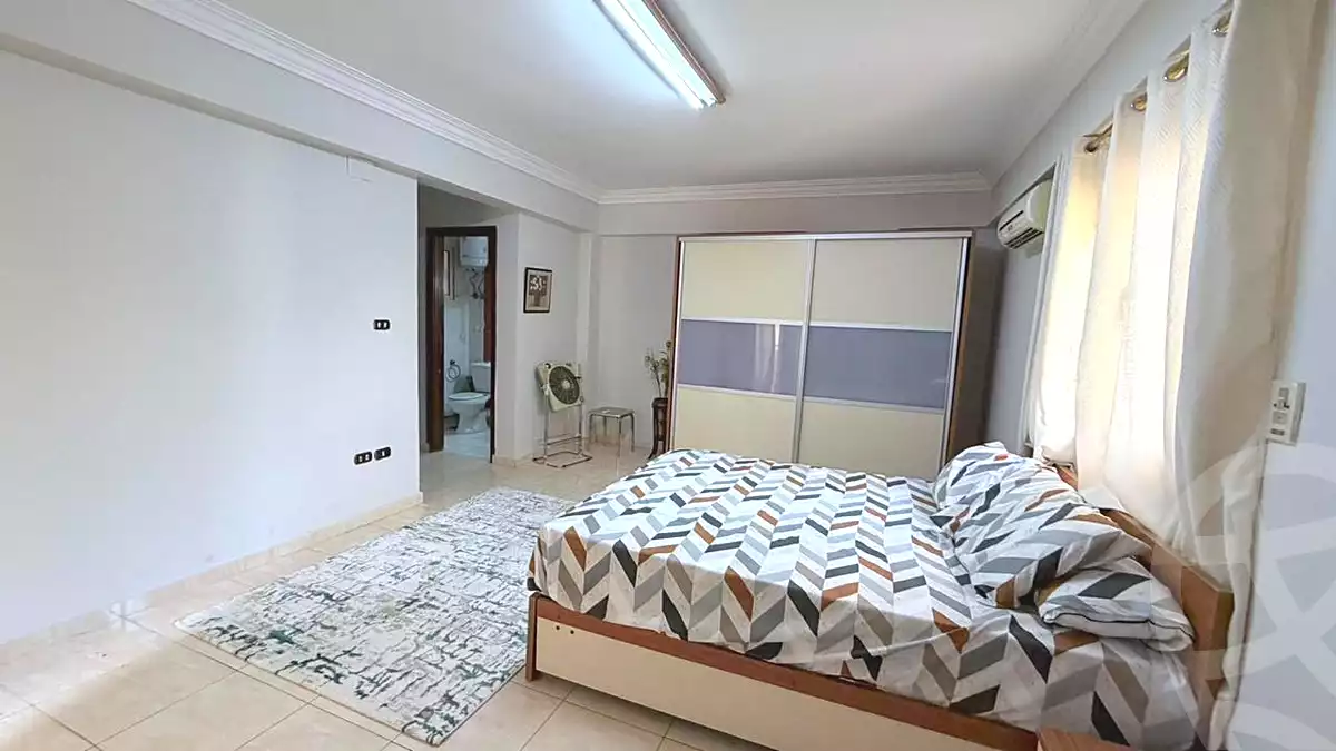 https://aqarmap.com.eg/ar/listing/7361544-for-rent-cairo-6th-of-october-el-ahyaa-neighborhood-7th-mecca-el-mokarrama-st