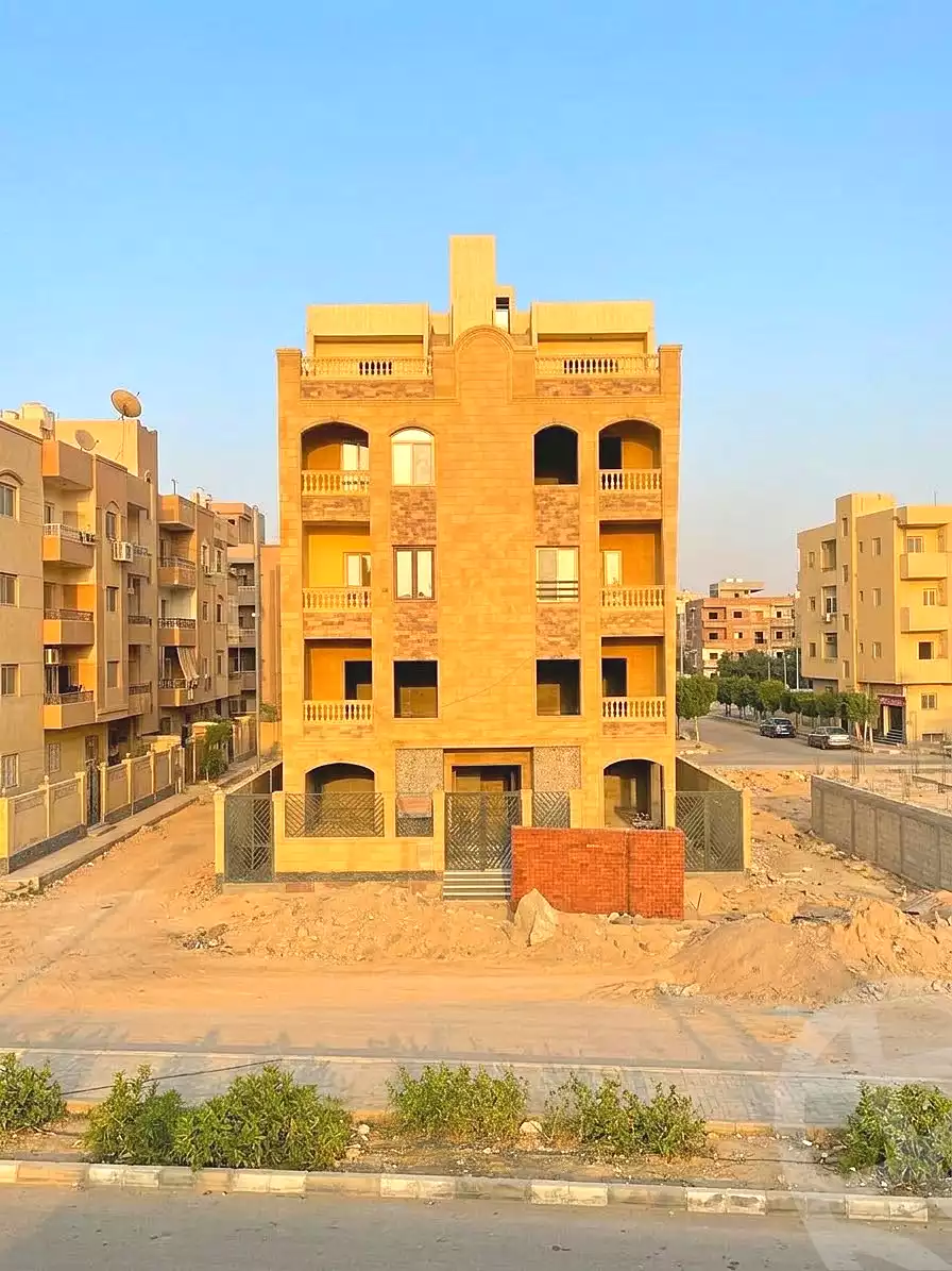 https://aqarmap.com.eg/en/listing/7361624-for-sale-cairo-6th-of-october-hadaeq-october-golden-square