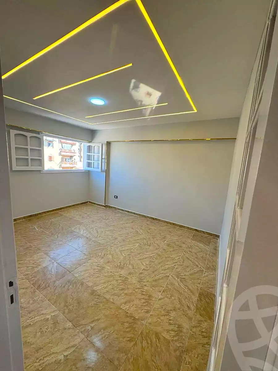 https://aqarmap.com.eg/ar/listing/7364281-for-sale-alexandria-el-asafra-shr-45