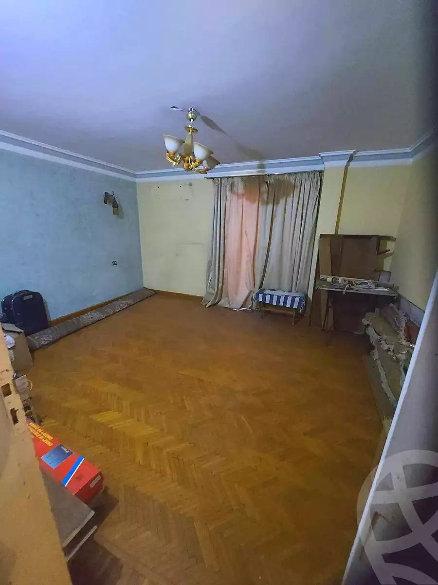 https://aqarmap.com.eg/ar/listing/7365375-for-sale-cairo-helwan-helwan-el-sharkeya-mostafa-safwat-st