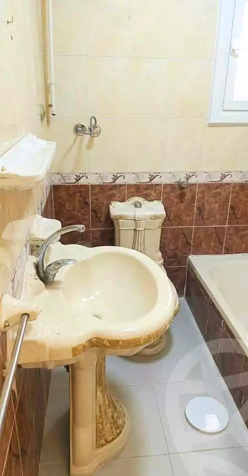 https://aqarmap.com.eg/ar/listing/7369009-for-sale-alexandria-sydy-bshr-sydy-bshr-bhry-ali-hipa-st