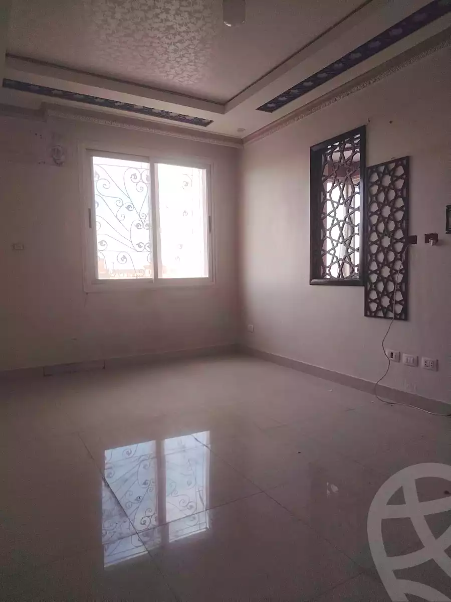 https://aqarmap.com.eg/en/listing/7369074-for-sale-cairo-new-cairo-lrhb-city-phase-4-mohammed-farid-st