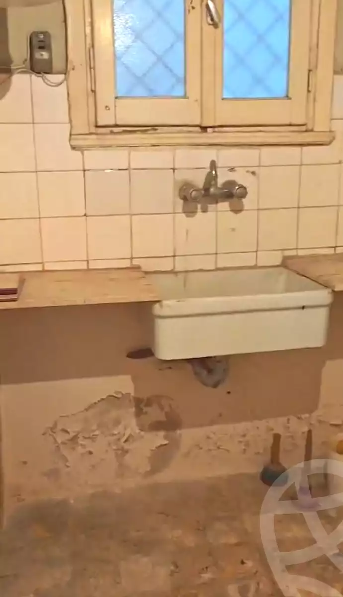 https://aqarmap.com.eg/ar/listing/7369859-for-sale-alexandria-ganaklis