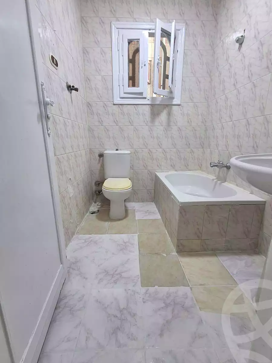 https://aqarmap.com.eg/ar/listing/7369957-for-sale-alexandria-al-agamy-shataa-el-nakheel
