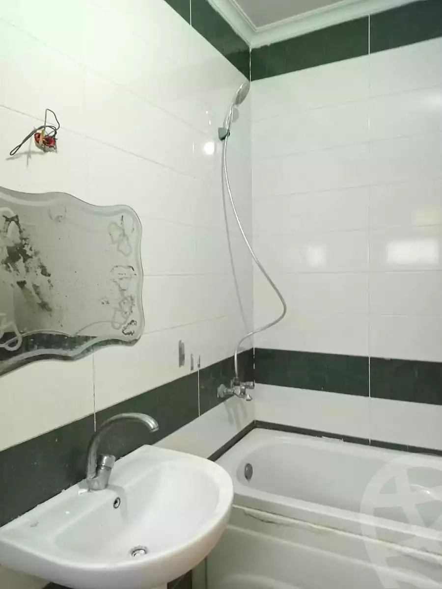 https://aqarmap.com.eg/ar/listing/7371349-for-rent-cairo-6th-of-october-el-ahyaa-neighborhood-4th-neighbourhood-1
