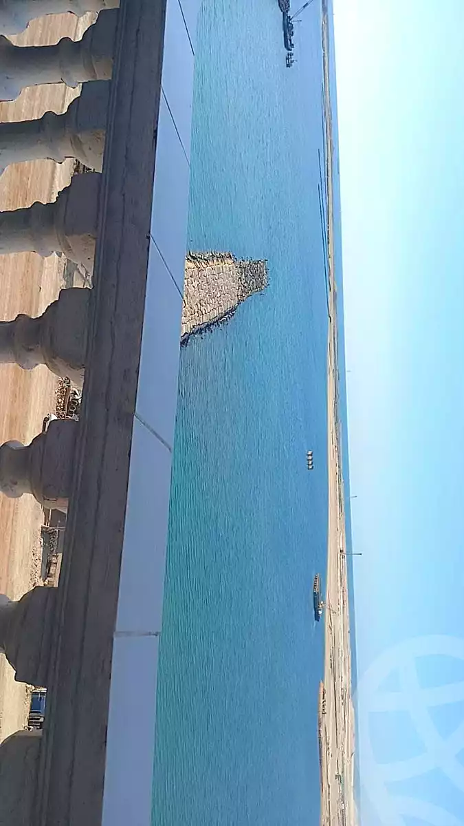 https://aqarmap.com.eg/ar/listing/7372257-for-rent-alexandria-bw-qyr