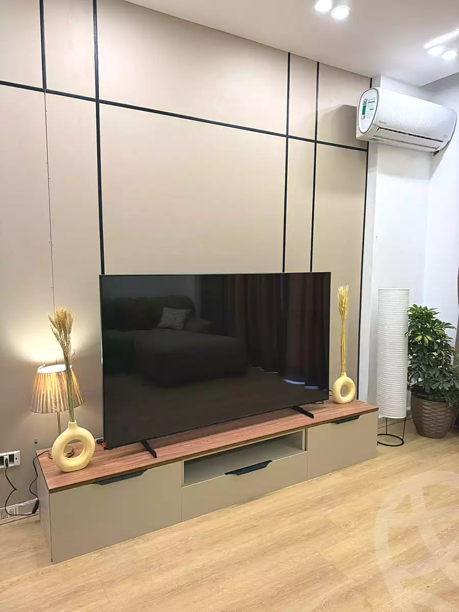 https://aqarmap.com.eg/ar/listing/7372618-for-rent-cairo-new-cairo-lrhb-city-phase-5-talaat-mostafa-st