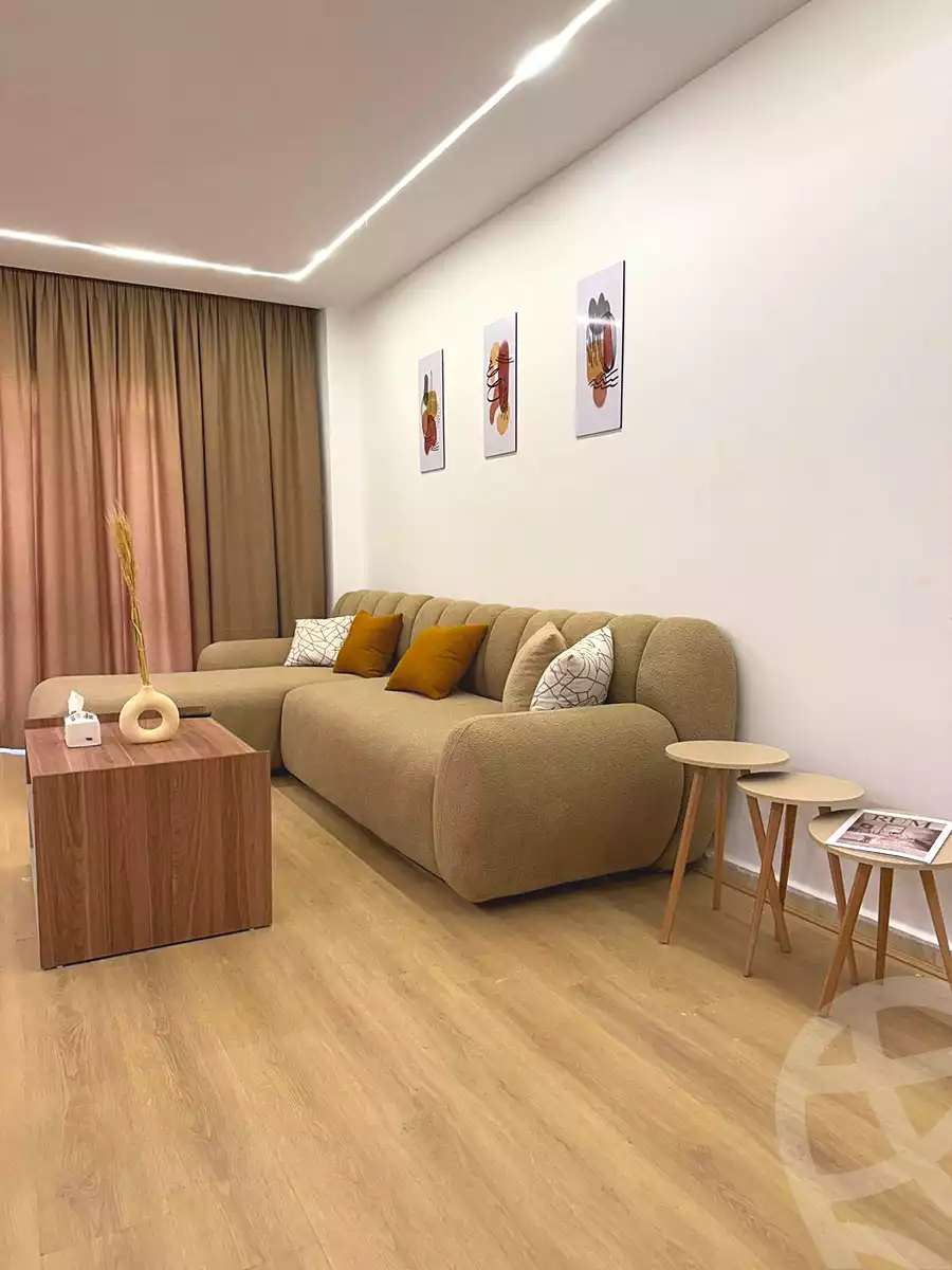 https://aqarmap.com.eg/ar/listing/7372618-for-rent-cairo-new-cairo-lrhb-city-phase-5-talaat-mostafa-st