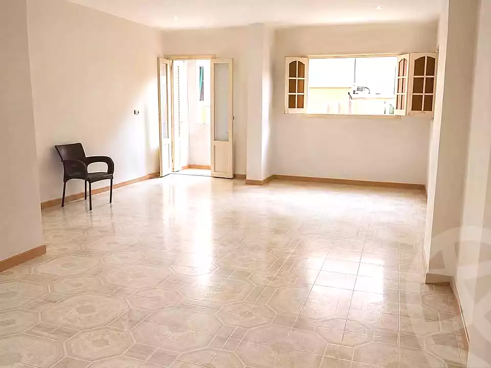 https://aqarmap.com.eg/ar/listing/7372945-for-rent-alexandria-bolekly-shr-lblbl