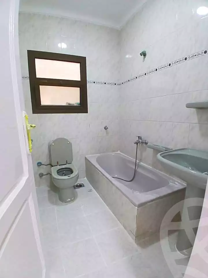 https://aqarmap.com.eg/ar/listing/7373131-for-sale-alexandria-al-agamy-shataa-el-nakheel