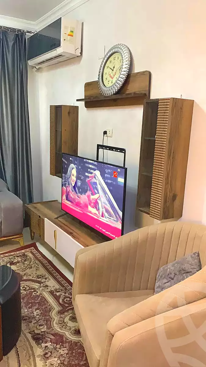 https://aqarmap.com.eg/ar/listing/7373797-for-rent-cairo-new-cairo-first-settlement-mhwr-mstfy-kml