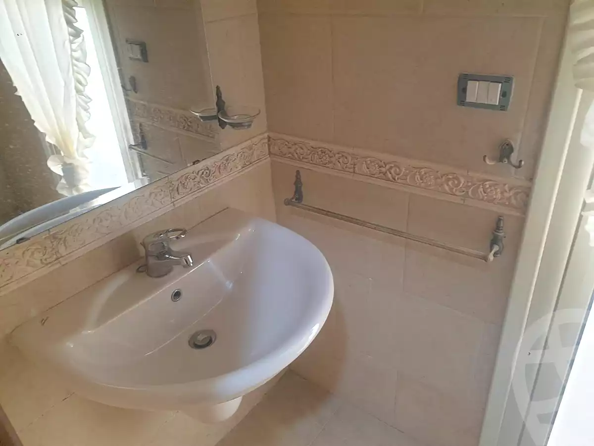 https://aqarmap.com.eg/ar/listing/7373867-for-sale-cairo-el-sheikh-zayed-city-compounds-hadayek-el-mohandiseen