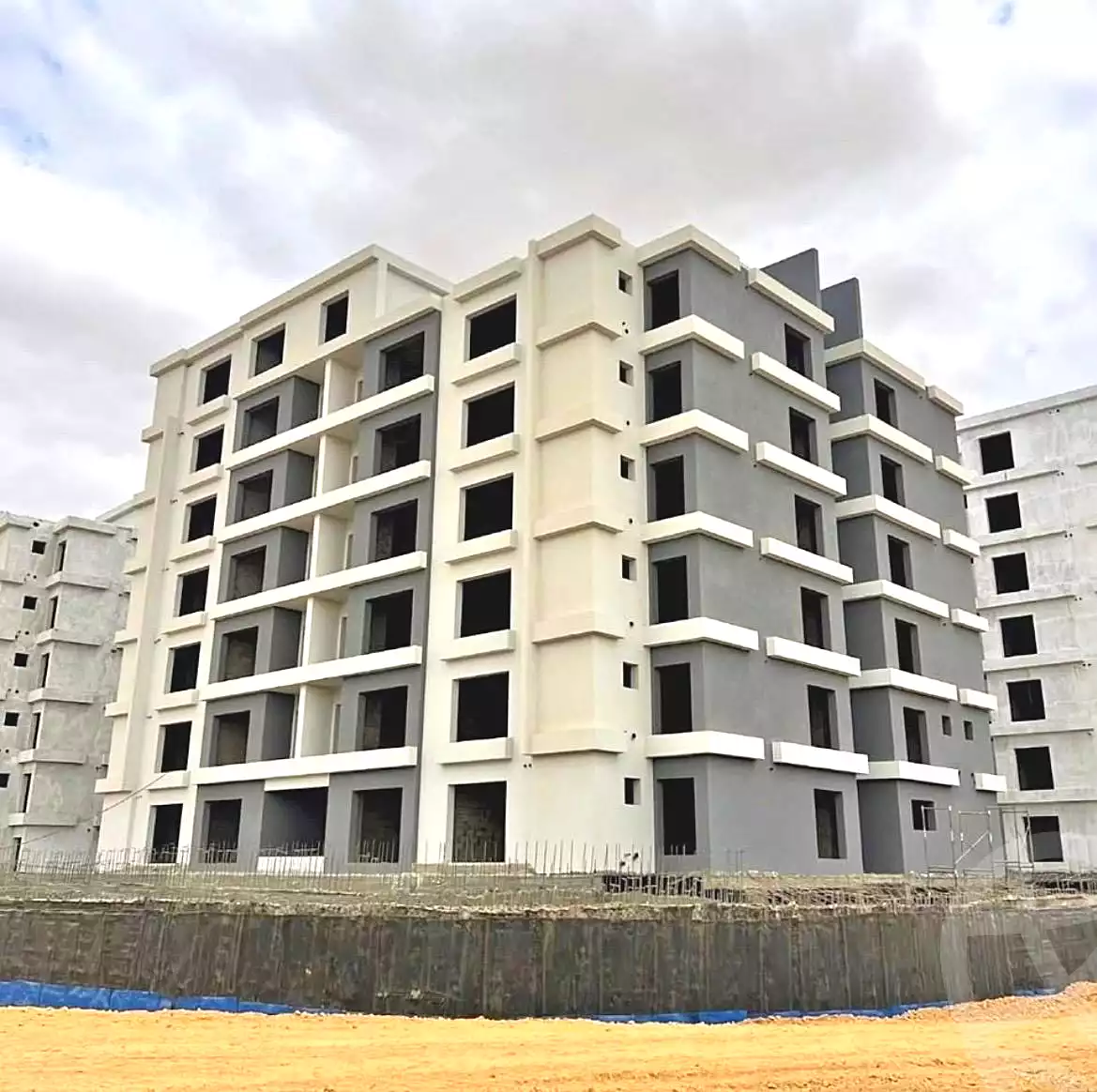 https://aqarmap.com.eg/ar/listing/7373901-for-sale-cairo-new-cairo-compounds-the-crest-compound-il-cazar