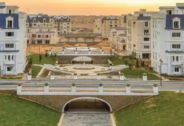 https://aqarmap.com.eg/ar/listing/4823945-for-sale-cairo-new-cairo-compounds-mountain-view-hyde-park